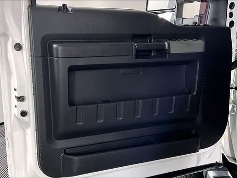 Used 2014 Ford F250 Lariat w/ Lariat Ultimate Package image 19