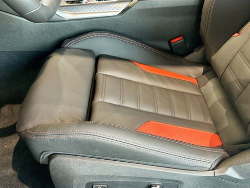 Used 2025 BMW M2 w/ Lighting Package image 20