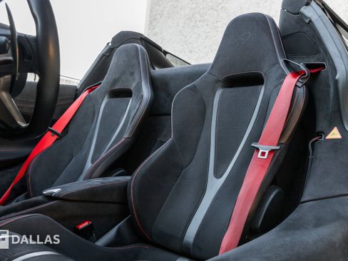 Used 2024 McLaren 750S Spider image 23