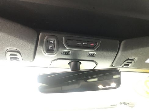 Used 2022 Jeep Wrangler Unlimited Sahara AWD/4WD image 17