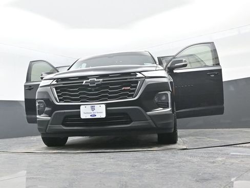 Used 2022 Chevrolet Traverse RS image 24