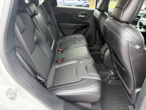 Used 2023 Jeep Cherokee Altitude Lux AWD/4WD image 15