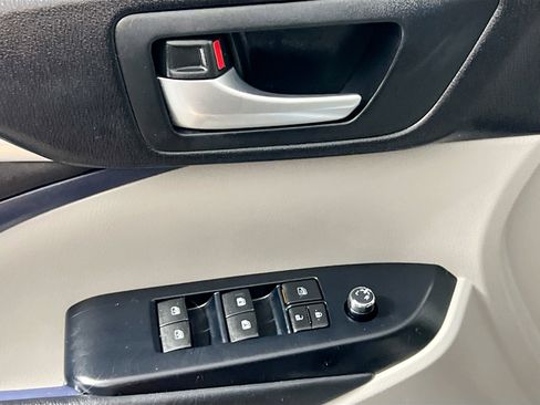 Used 2015 Toyota Highlander XLE image 16