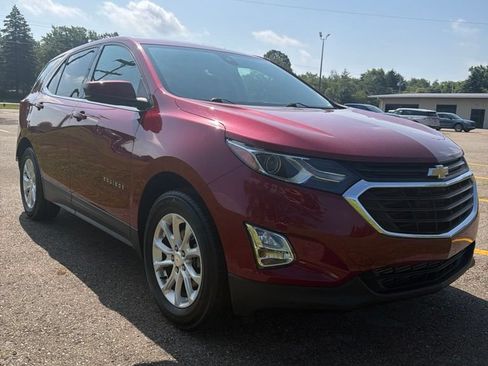 Used 2020 Chevrolet Equinox LT w/ Driver Convenience Package FWD image 3
