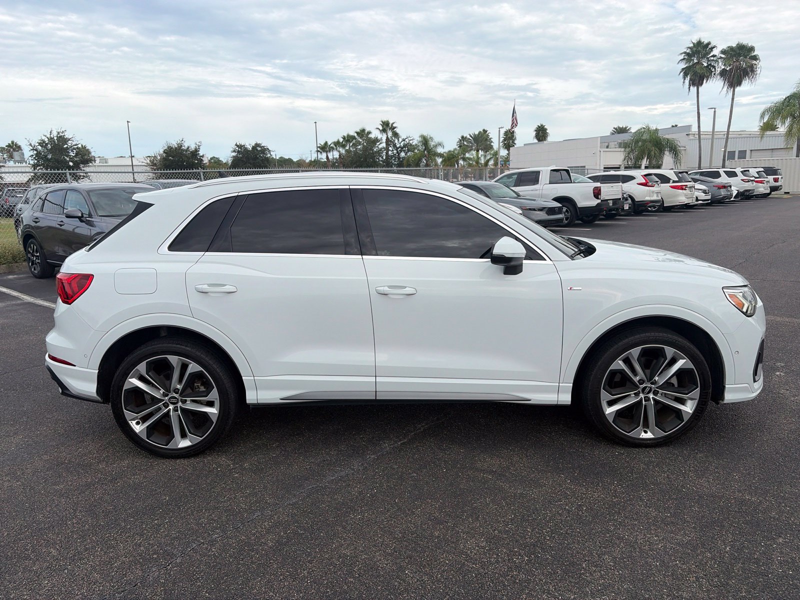 Used 2020 Audi Q3 2.0T Prestige AWD/4WD image 8