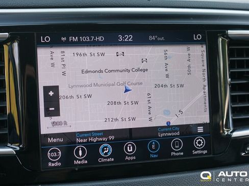 Used 2018 Chrysler Pacifica Touring Plus FWD image 17
