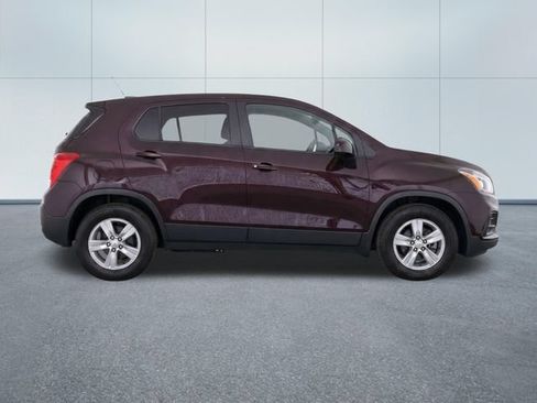 Used 2020 Chevrolet Trax LS w/ Tint and Cruise Package AWD/4WD image 9