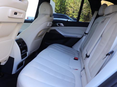 Used 2022 BMW X5 xDrive45e w/ M Sport Package image 16