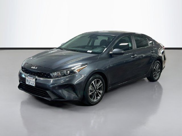 Certified 2023 Kia Forte LXS FWD image 3