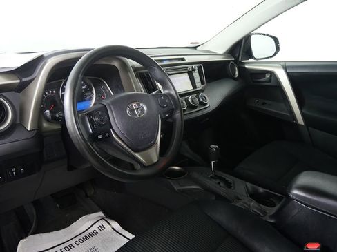 Used 2015 Toyota RAV4 LE image 10