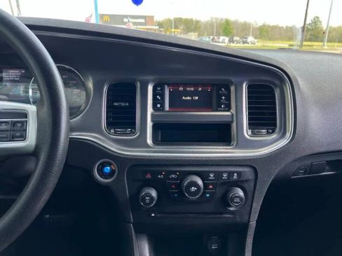 Used 2012 Dodge Charger SE image 19