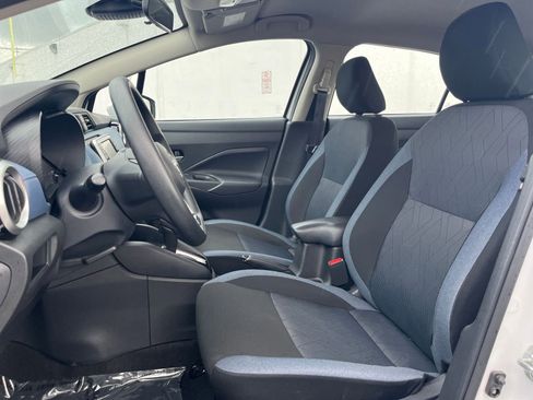 Used 2025 Nissan Versa SV image 34