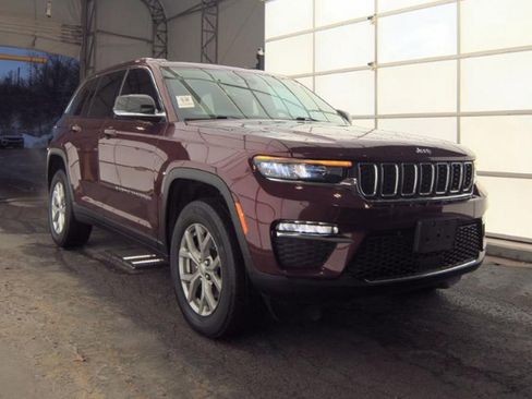 Used 2022 Jeep Grand Cherokee Limited image 4
