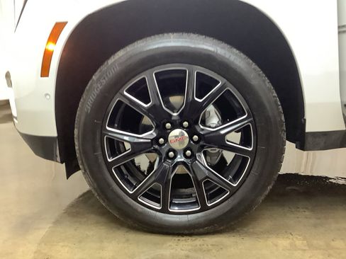 Used 2025 GMC Yukon Denali image 28