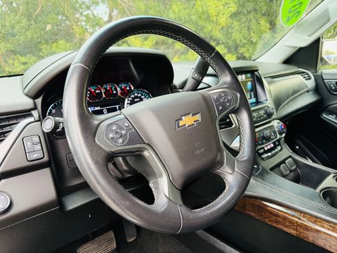 Used 2018 Chevrolet Suburban LT image 44