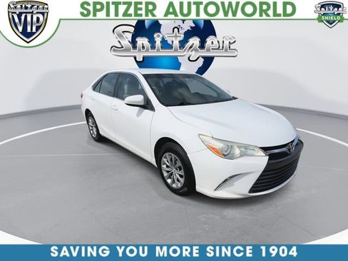 Used 2016 Toyota Camry LE FWD image 2