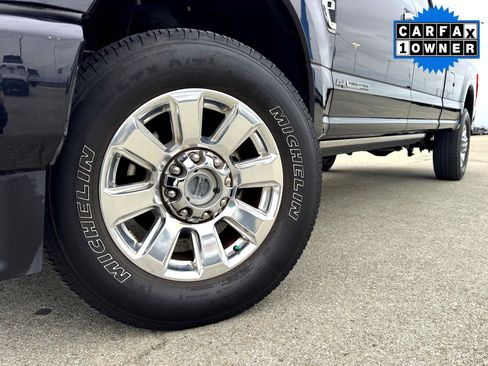 Used 2022 Ford F350 Platinum w/ FX4 Off-Road Package image 2