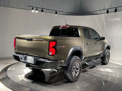 Used 2025 Chevrolet Colorado ZR2 w/ Technology Package image 12