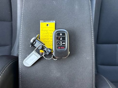 Used 2025 Honda Civic Sport image 32
