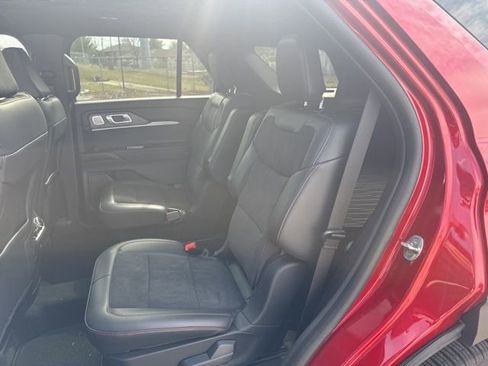 Used 2025 Ford Explorer ST w/ Sun And Sound Package image 16