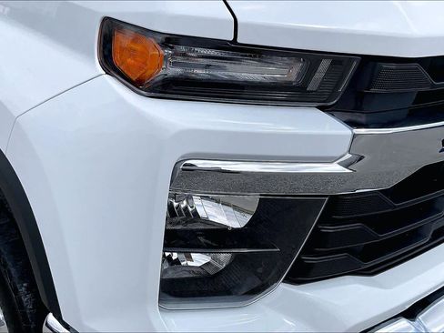 Used 2025 Chevrolet Silverado 2500 LT w/ Convenience Package image 26