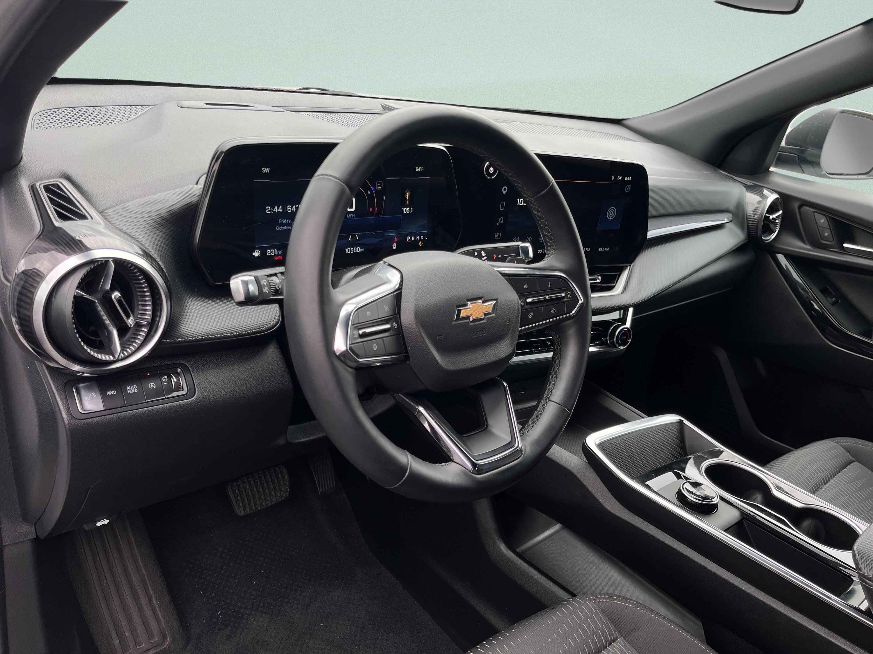 Used 2026 Chevrolet Equinox LT AWD/4WD image 16