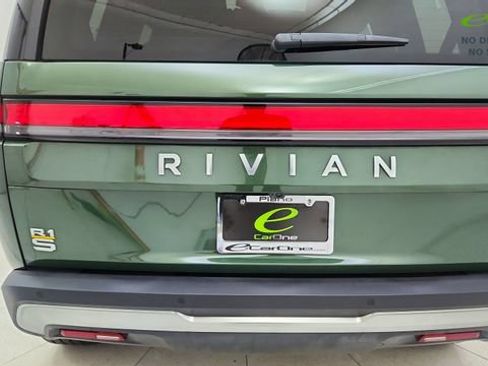Used 2024 Rivian R1S Adventure AWD/4WD image 26