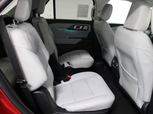 New 2026 Ford Explorer Platinum w/ LUX Leather Package image 31