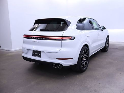 New 2024 Porsche Cayenne S image 8