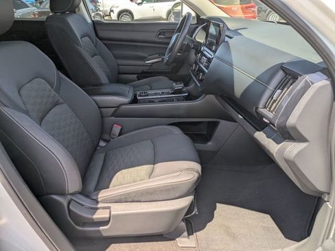 Used 2023 Nissan Pathfinder SV w/ Black Appearance Package AWD/4WD image 25