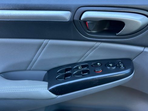 Used 2010 Honda Civic EX-L image 11