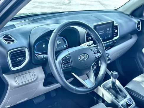 Used 2024 Hyundai Venue SEL FWD image 13