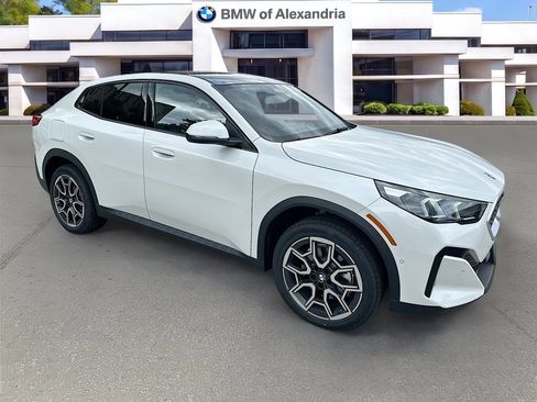 Used 2026 BMW X2 xDrive28i w/ Technology Package AWD/4WD image 3