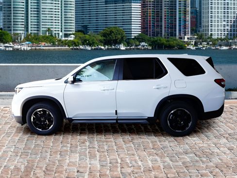 New 2025 Honda Pilot EX-L image 6