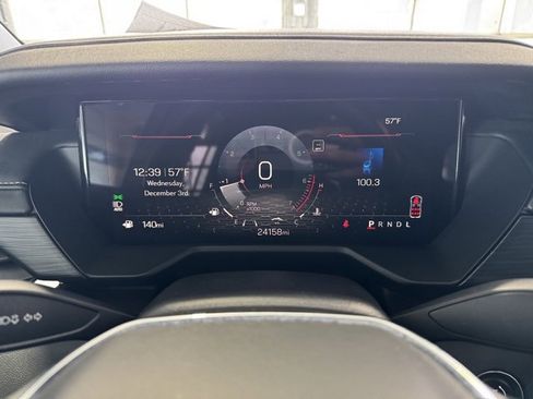 Used 2025 GMC Acadia Elevation image 22