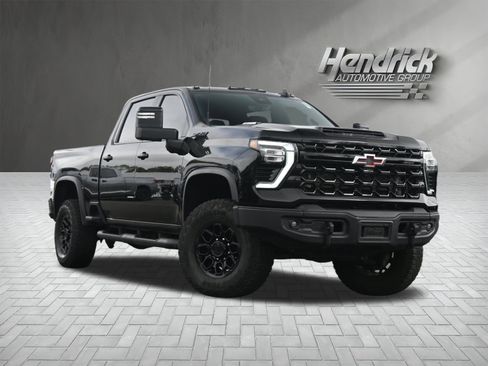 Used 2024 Chevrolet Silverado 2500 ZR2 w/ ZR2 Bison Edition AWD/4WD image 2