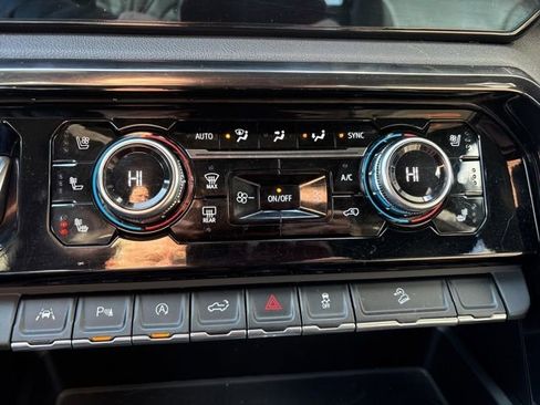 Used 2023 GMC Sierra 1500 AT4 w/ AT4 Preferred Package image 11