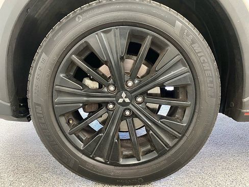 Used 2020 Mitsubishi Eclipse Cross LE image 22