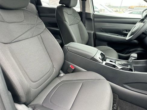 Used 2025 Hyundai Tucson SE image 42