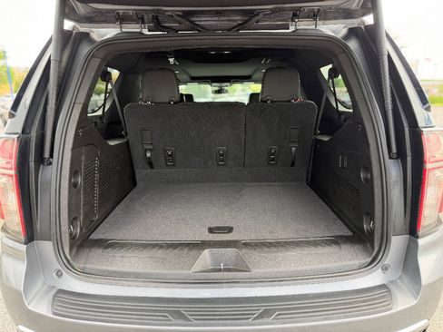 Used 2021 Chevrolet Suburban LT AWD/4WD image 4