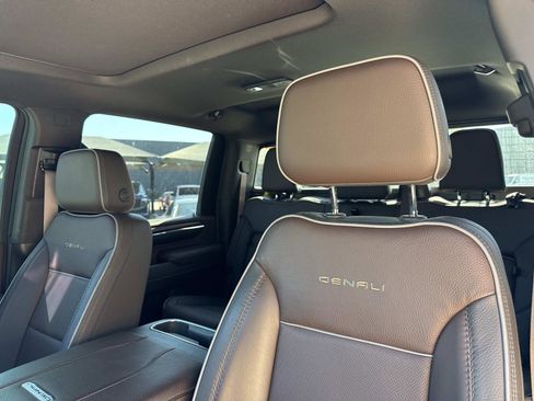 Used 2024 GMC Sierra 2500 Denali w/ Denali Reserve Package image 23