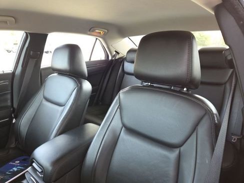 Used 2021 Chrysler 300 Touring L image 15