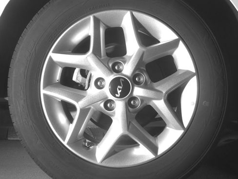 Used 2025 Kia Soul LX w/ LX Technology Package image 15