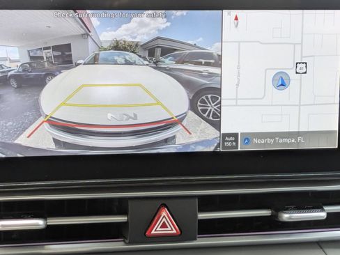 Used 2025 Hyundai Elantra SEL FWD image 17