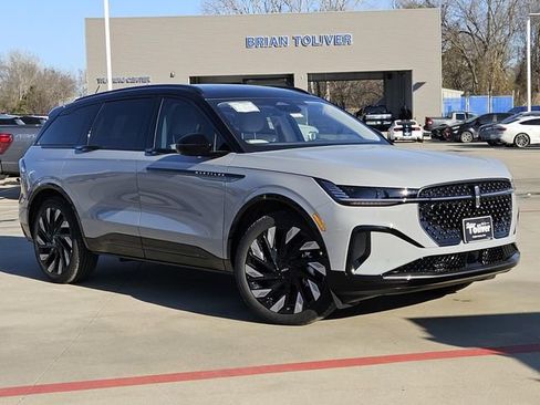 New 2026 Lincoln Nautilus Reserve image 2