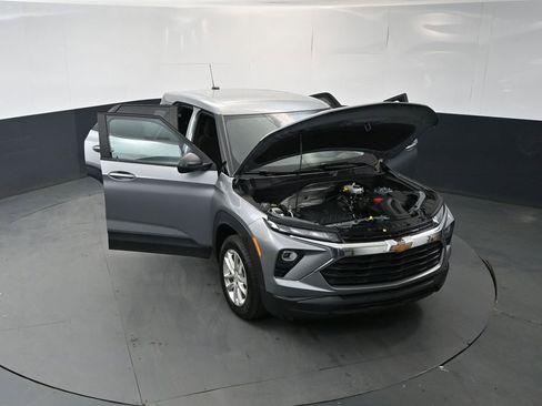 Used 2025 Chevrolet TrailBlazer LS w/ LS Convenience Package AWD/4WD image 17