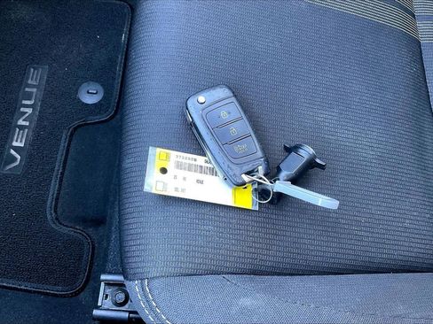 Used 2023 Hyundai Venue SEL w/ Cargo Package image 30