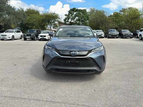 Used 2024 Toyota Venza LE image 9