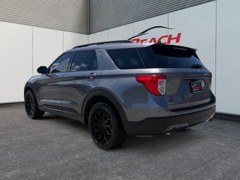 Used 2021 Ford Explorer XLT w/ Equipment Group 202A RWD image 11