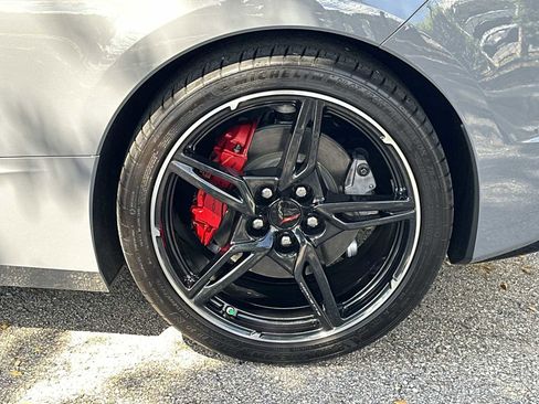 Used 2024 Chevrolet Corvette Stingray Premium Cpe w/ Body-Color Dual Roof Package image 12